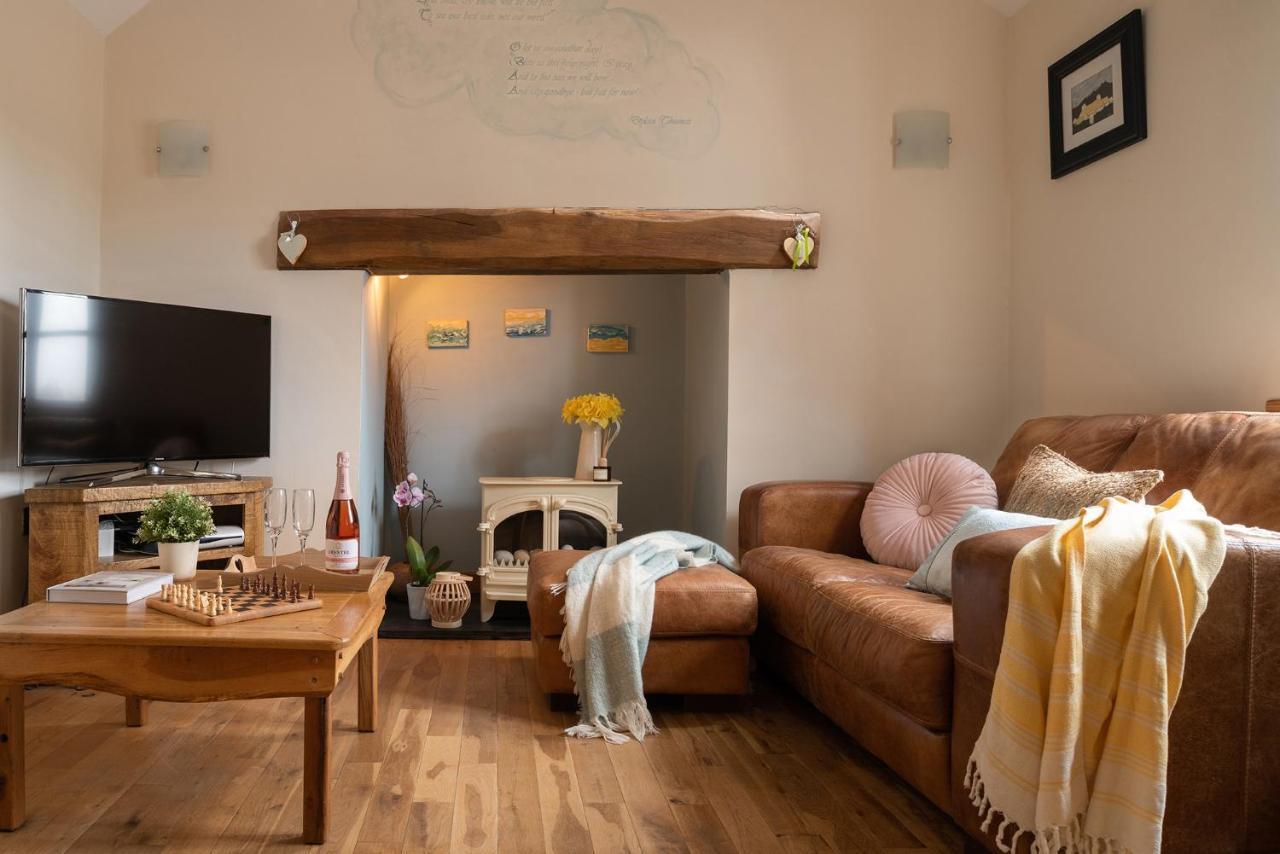 Beautiful Countryside Cottage On The North Wales Coast 애버갤리 외부 사진